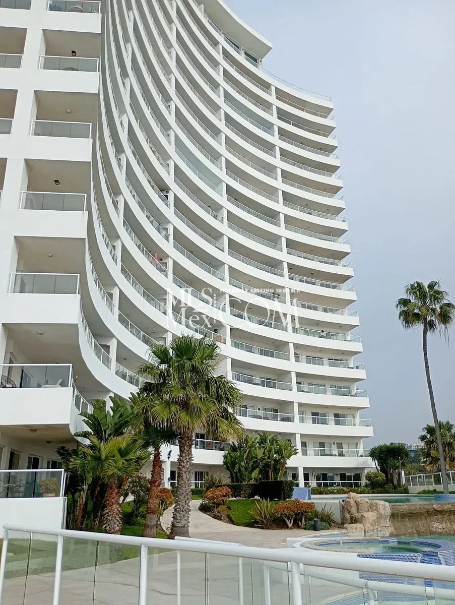 🌊 Oceanfront 2BR Condo in Las Palmas Popotla Rosarito | Pools, Gym & Beach Access | 30 Min to US Border ⸻