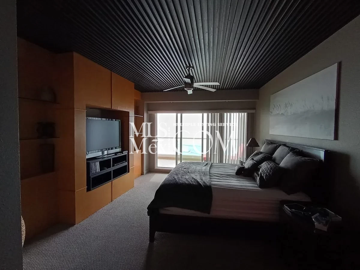 🌊 Oceanfront 2BR Condo in Las Palmas Popotla Rosarito | Pools, Gym & Beach Access | 30 Min to US Border ⸻