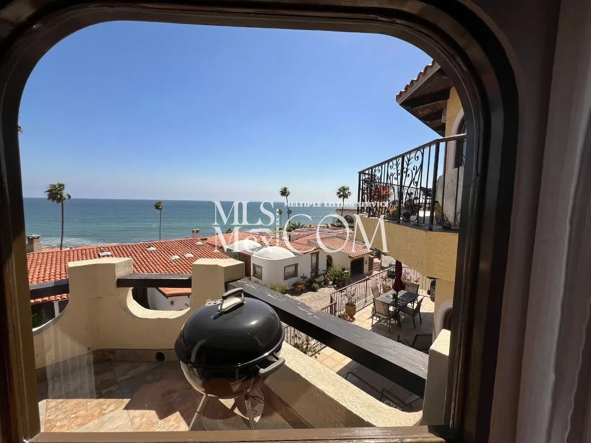 Luxury Oceanfront Villa for Rent in Las Gaviotas, Rosarito