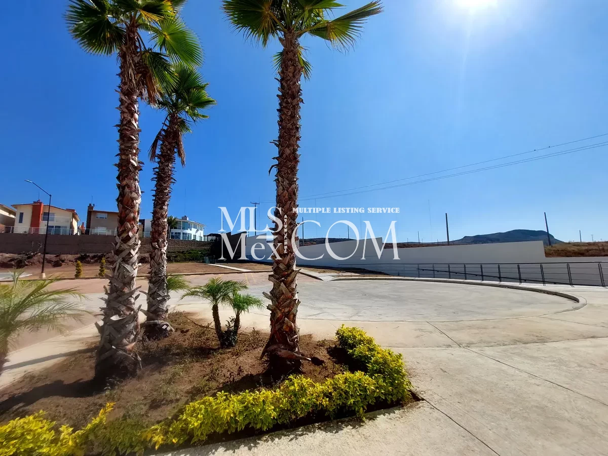 Oceanview 2BR/2BA Condo for Rent in La Cascada, Rosarito – Heated Pool, Security 24/7, Balconies 🌊