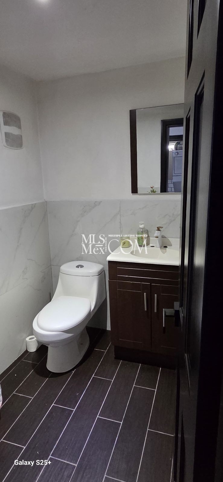 Luxury Furnished 3-Bedroom Home Near K38 with High Ceilings, Balcony & 9 Beds | Sleeps Up to 14 Guests