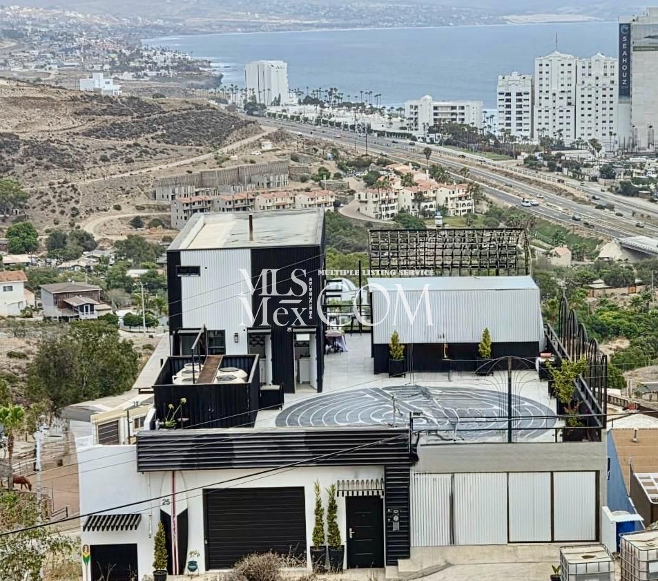 Luxury Furnished 3-Bedroom Home Near K38 with High Ceilings, Balcony & 9 Beds | Sleeps Up to 14 Guests