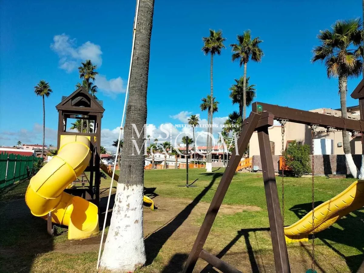 Vacation Rental Home in Quinta del Mar, Rosarito | 🛏️ 3 Bedrooms | Sleeps 11 | Walk to Beach | Resort Amenities